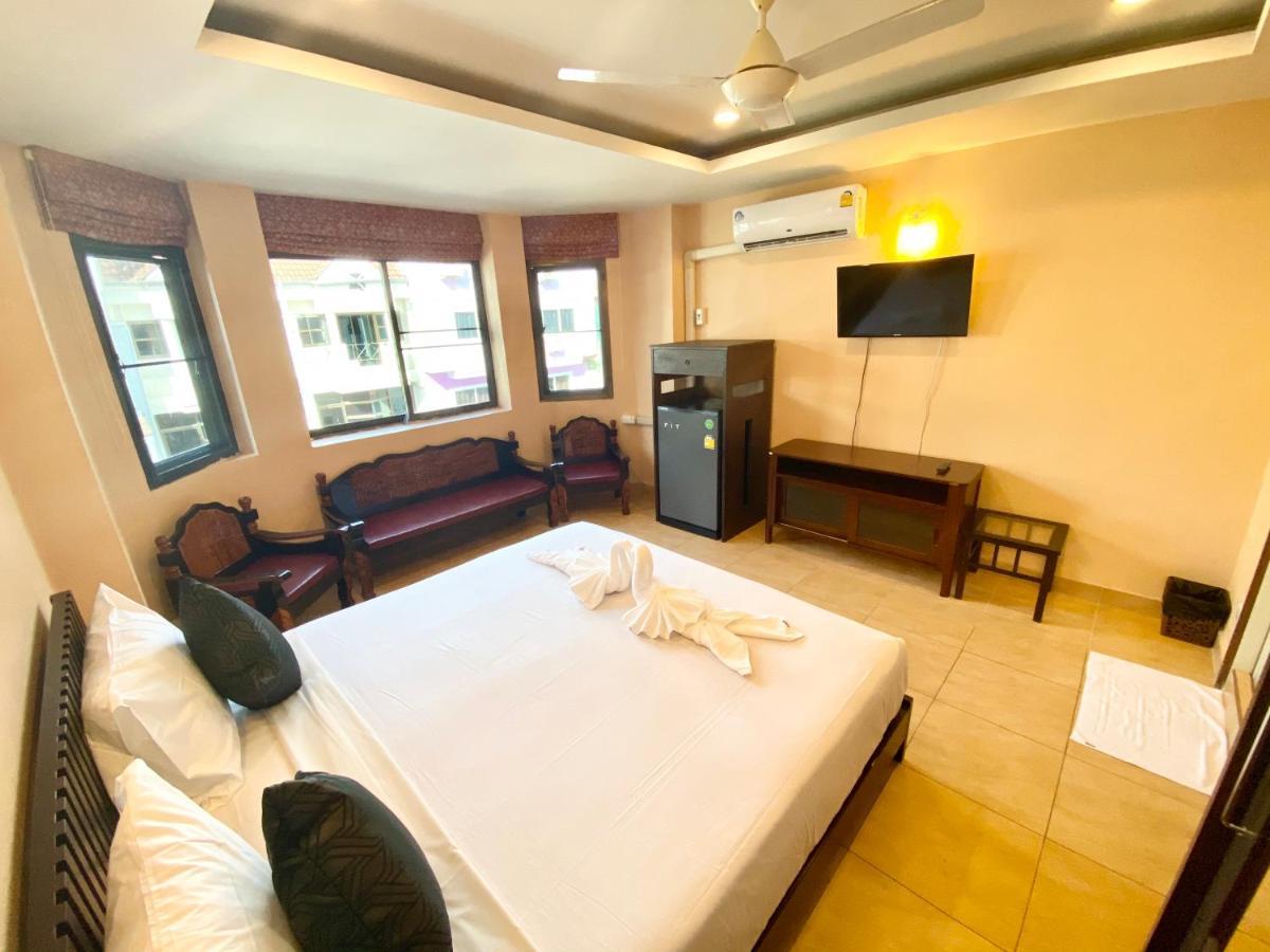 Star Guesthouse Patong Luaran gambar