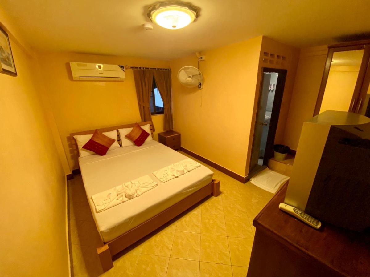 Star Guesthouse Patong Luaran gambar