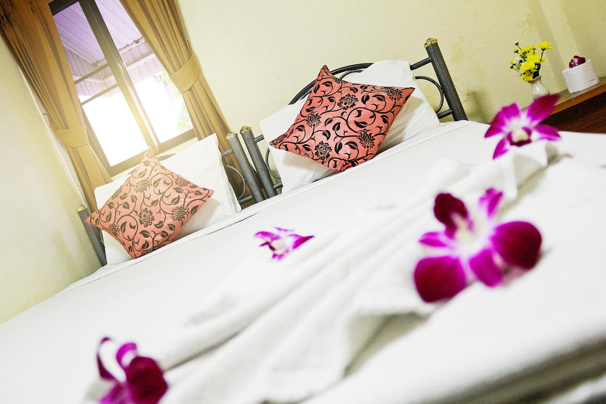 Star Guesthouse Patong Luaran gambar