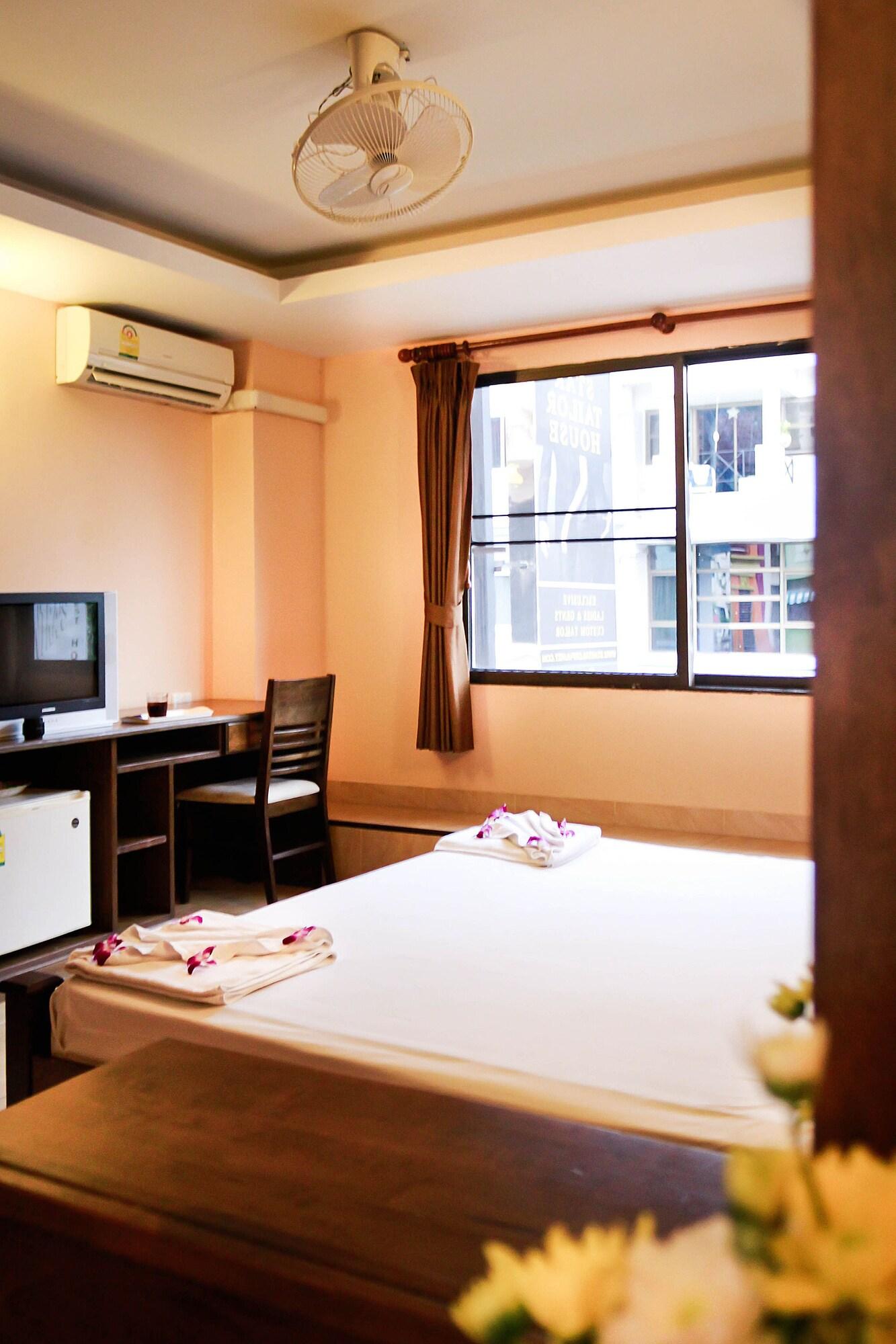 Star Guesthouse Patong Luaran gambar