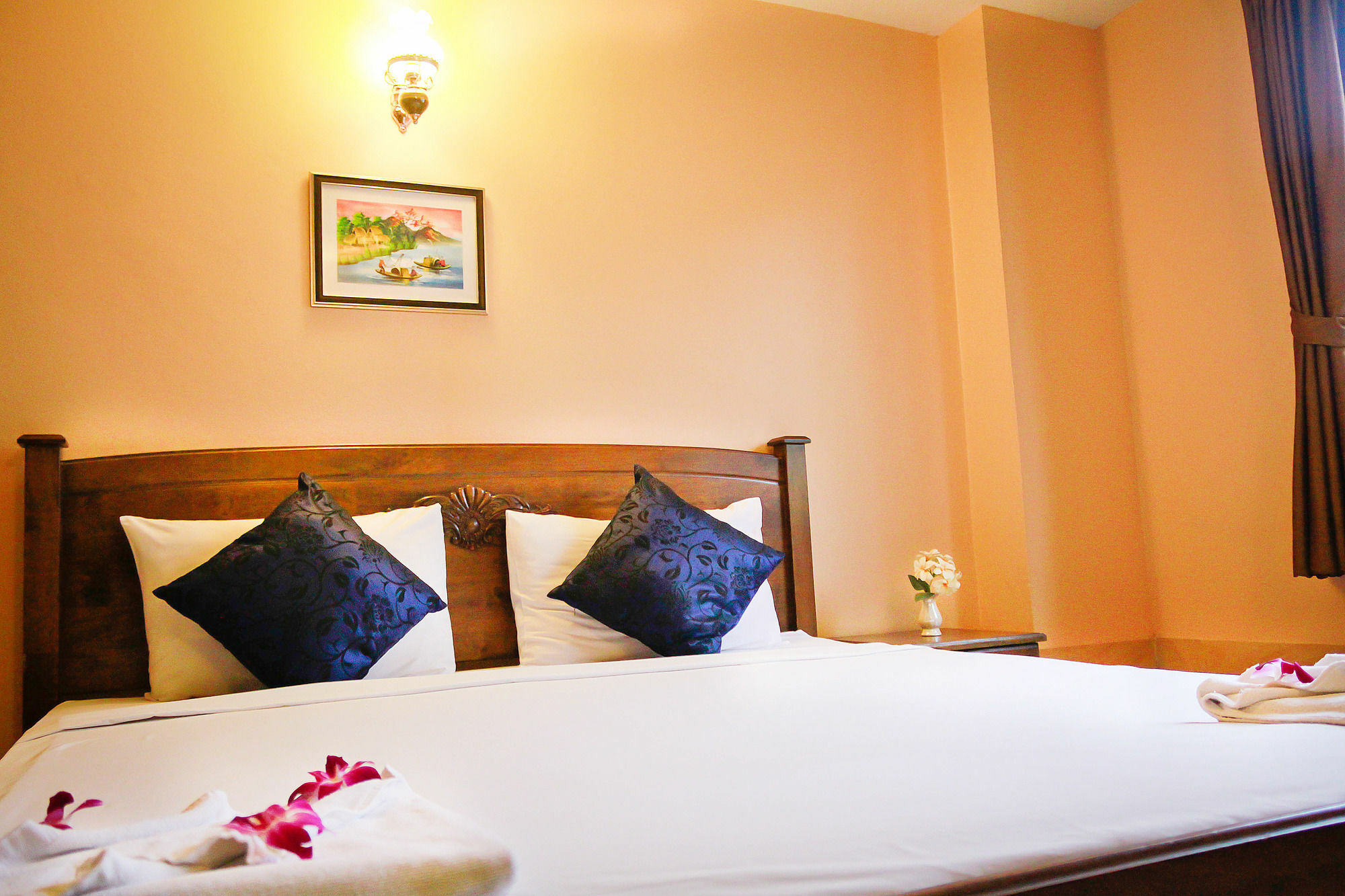 Star Guesthouse Patong Luaran gambar